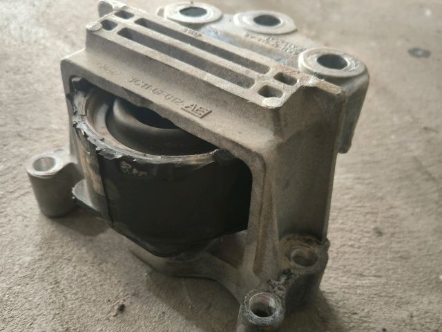 bontott FORD TRANSIT Motor Tartó Bak (Fém)