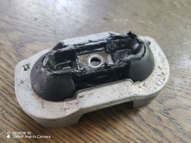 bontott FORD TRANSIT Motor Tartó Bak (Fém)