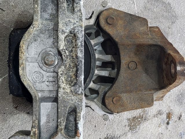 bontott FORD TRANSIT Motor Tartó Bak (Fém)