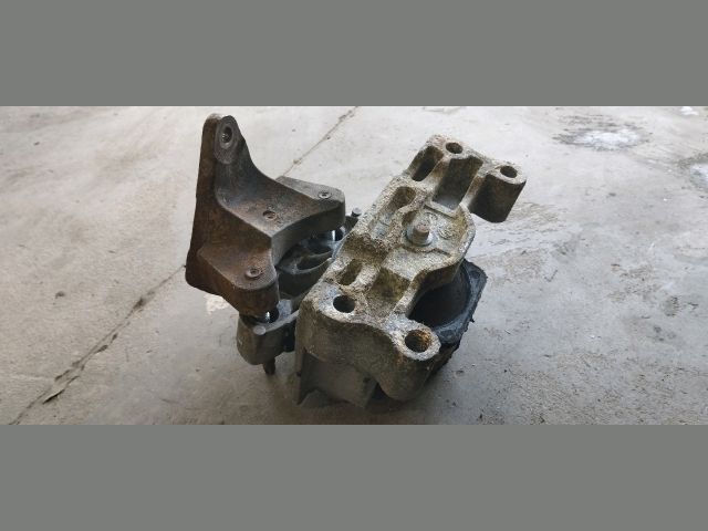 bontott FORD TRANSIT Motor Tartó Bak (Fém)