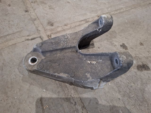 bontott FORD TRANSIT Motor Tartó Bak (Pozíciófüggetlen)