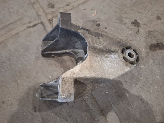 bontott FORD TRANSIT Motor Tartó Bak (Pozíciófüggetlen)