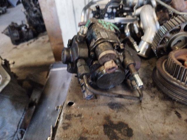 bontott FORD TRANSIT Nagynyomású Szivattyú