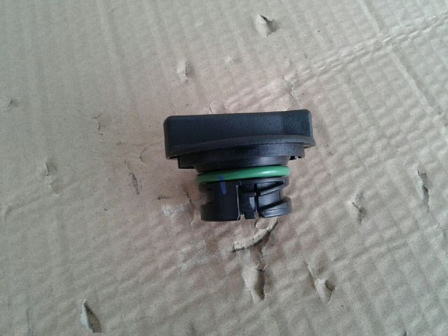 bontott FORD TRANSIT Olajbeöntő Sapka