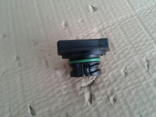 bontott FORD TRANSIT Olajbeöntő Sapka