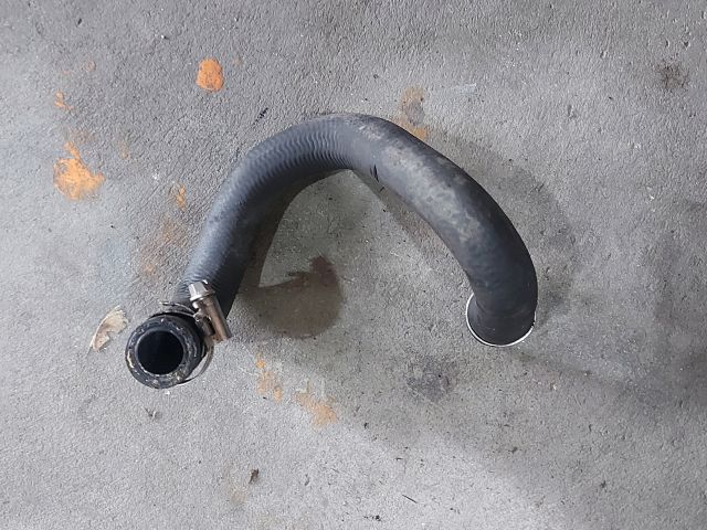 bontott FORD TRANSIT Olajhűtő Vízcső (Bemenő)