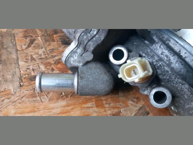 bontott FORD TRANSIT Olajhűtő