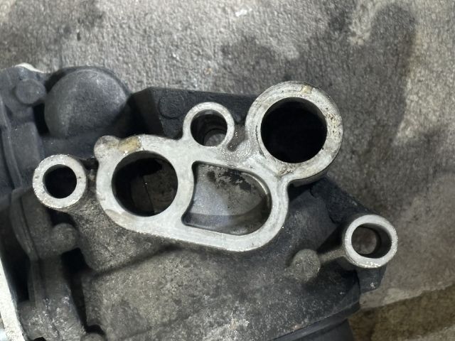 bontott FORD TRANSIT Olajszűrő Ház