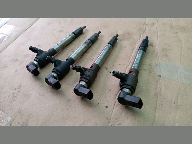 bontott FORD TRANSIT Porlasztó (1 db)