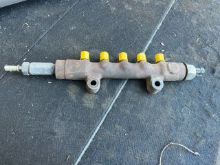 bontott FORD TRANSIT Porlasztó Sor / Híd