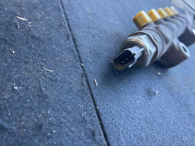 bontott FORD TRANSIT Porlasztó Sor / Híd