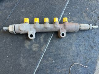 bontott FORD TRANSIT Porlasztó Sor / Híd