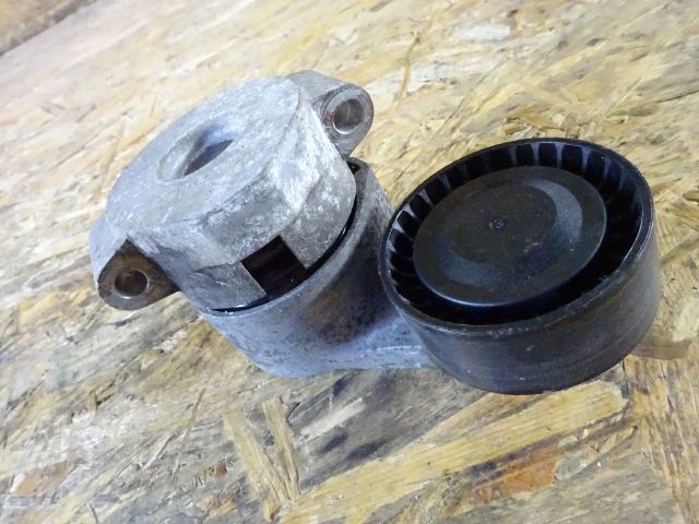 bontott FORD TRANSIT Szíjfeszítő Görgő