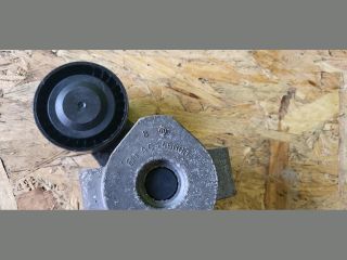 bontott FORD TRANSIT Szíjfeszítő Görgő