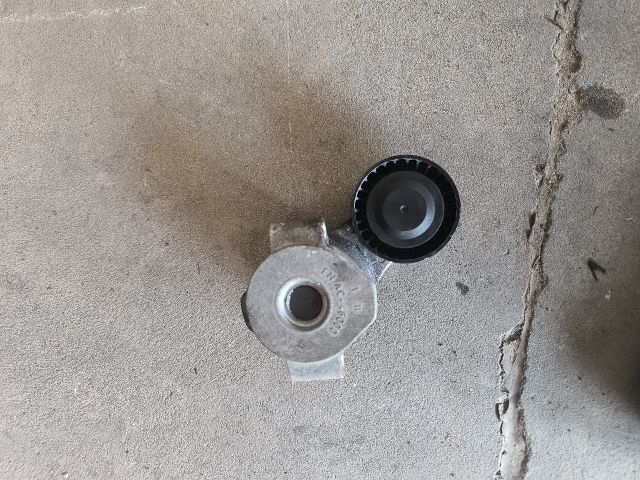 bontott FORD TRANSIT Szíjfeszítő Görgő