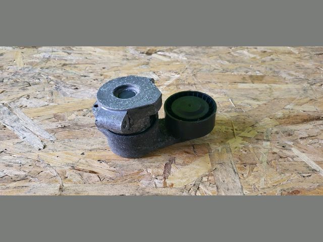 bontott FORD TRANSIT Szíjfeszítő Görgő