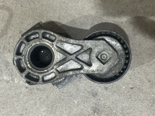 bontott FORD TRANSIT Szíjfeszítő Görgő