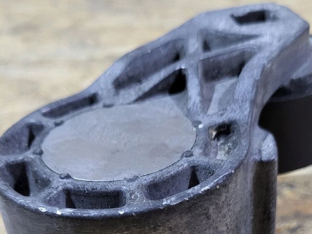 bontott FORD TRANSIT Szíjfeszítő Görgő