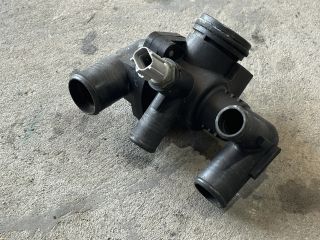 bontott FORD TRANSIT Termosztátház