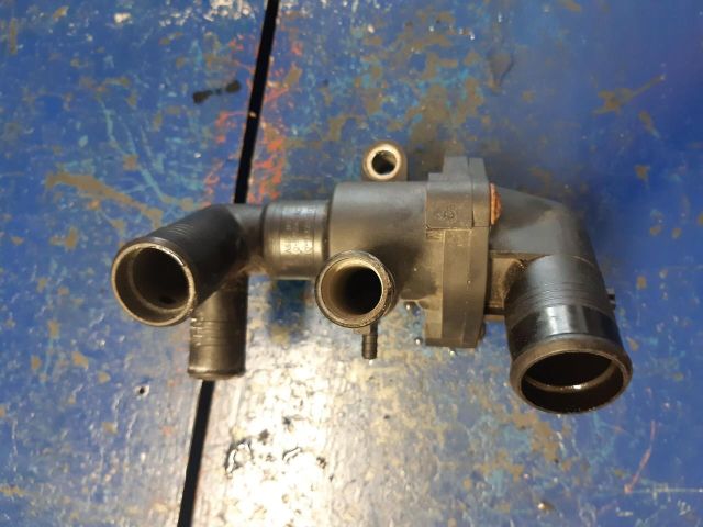 bontott FORD TRANSIT Termosztátház