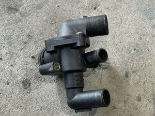 bontott FORD TRANSIT Termosztátház