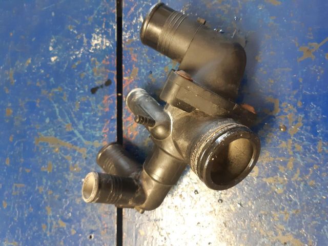 bontott FORD TRANSIT Termosztátház