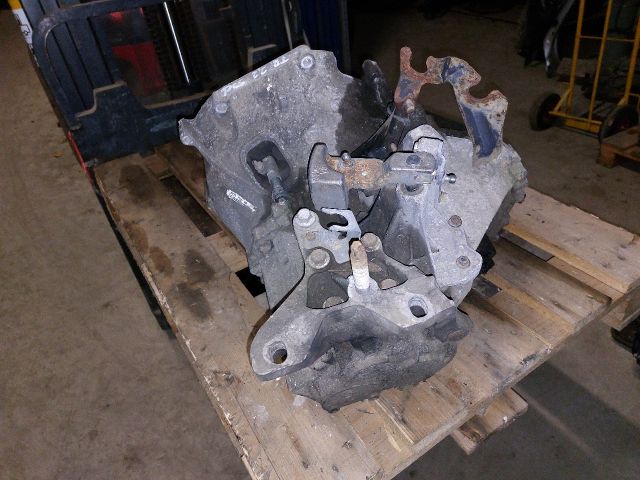 bontott FORD TRANSIT Váltó (Mechanikus)