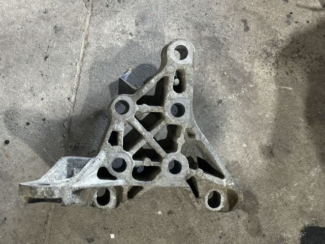 bontott FORD TRANSIT Váltó Tartó Bak (Pozíciófüggetlen)