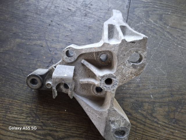 bontott FORD TRANSIT Váltó Tartó Bak (Pozíciófüggetlen)