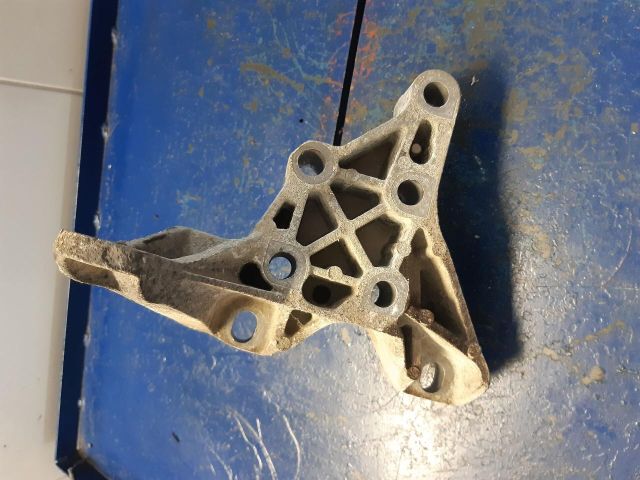 bontott FORD TRANSIT Váltó Tartó Bak (Pozíciófüggetlen)