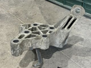 bontott FORD TRANSIT Váltó Tartó Bak (Pozíciófüggetlen)