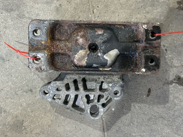 bontott FORD TRANSIT Váltó Tartó Bak (Pozíciófüggetlen)