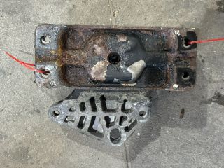 bontott FORD TRANSIT Váltó Tartó Bak (Pozíciófüggetlen)