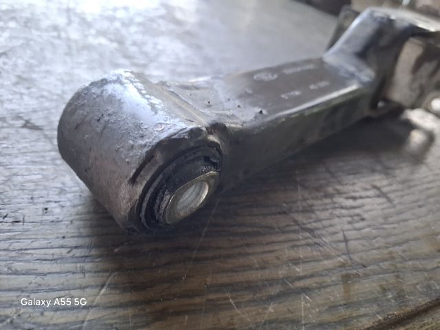 bontott FORD TRANSIT Váltó Tartó Bak (Pozíciófüggetlen)