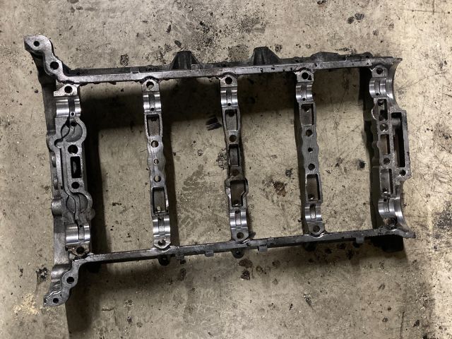 bontott FORD TRANSIT Vezérműtengely Leszorító