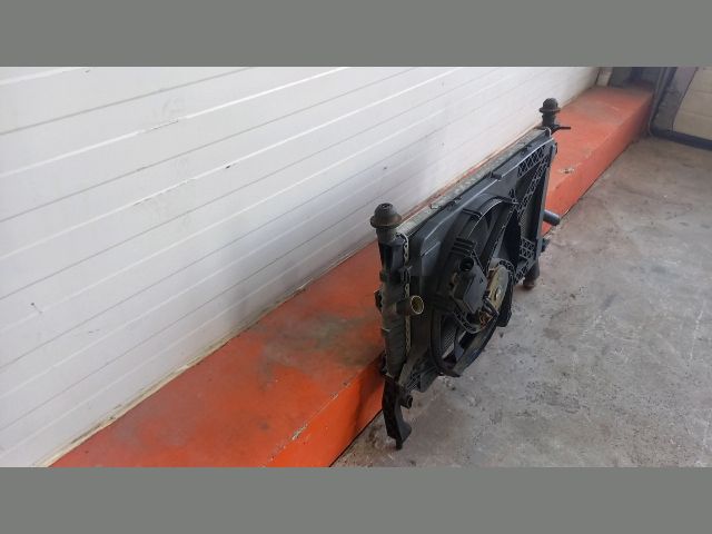 bontott FORD TRANSIT Vízhűtő Radiátor (Nem klímás)