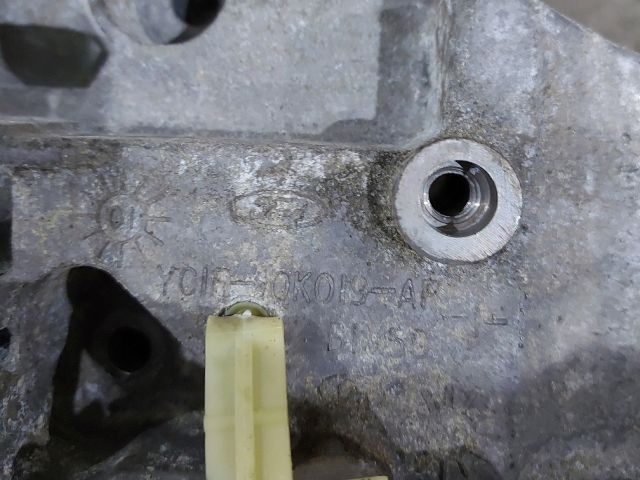 bontott FORD TRANSIT Generátor Tartó Bak