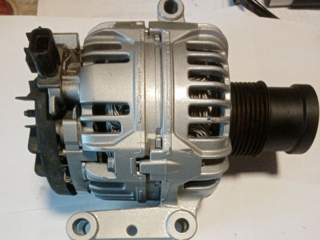 bontott FORD TRANSIT Generátor