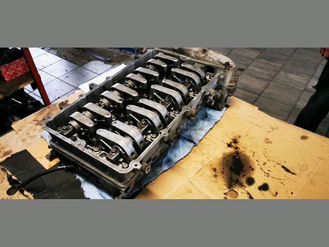 bontott FORD TRANSIT Hengerfej