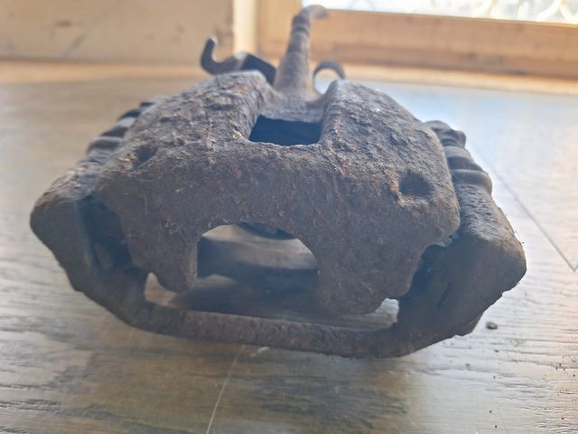 bontott FORD TRANSIT Bal hátsó Féknyereg Munkahengerrel