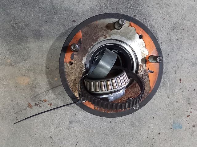 bontott FORD TRANSIT Bal hátsó Kerékagy