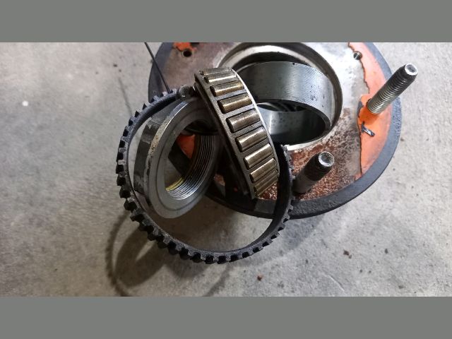 bontott FORD TRANSIT Bal hátsó Kerékagy