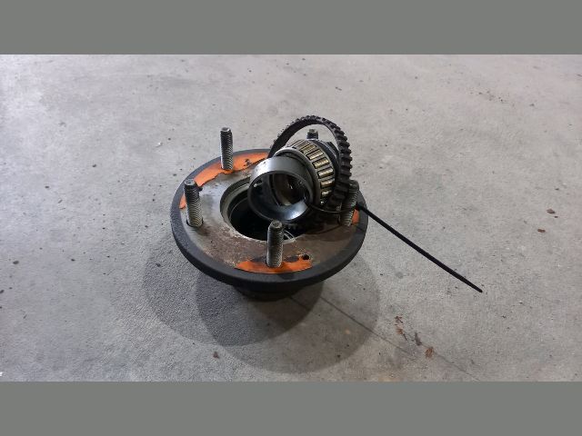 bontott FORD TRANSIT Bal hátsó Kerékagy