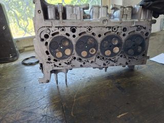 bontott FORD TRANSIT Hengerfej