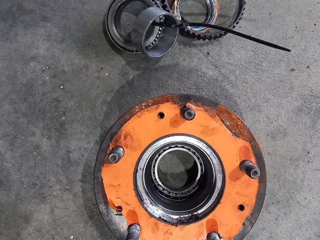 bontott FORD TRANSIT Jobb hátsó Kerékagy