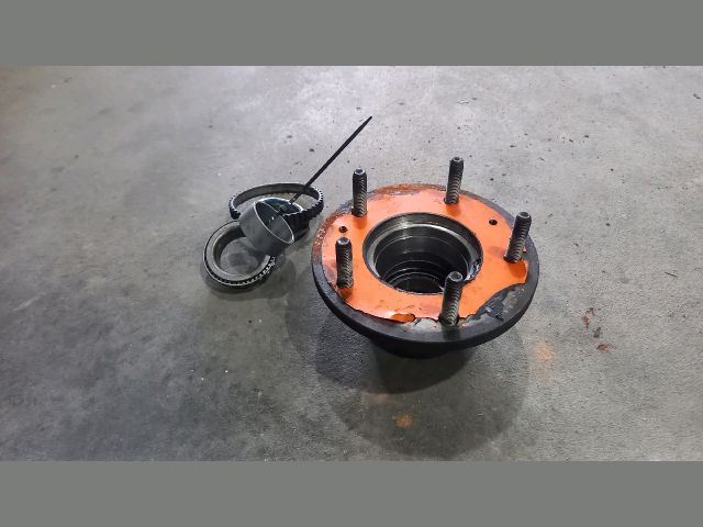 bontott FORD TRANSIT Jobb hátsó Kerékagy