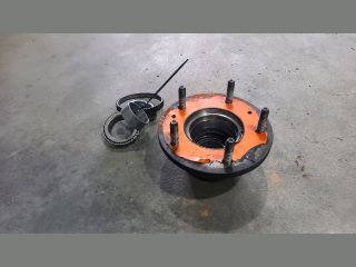 bontott FORD TRANSIT Jobb hátsó Kerékagy