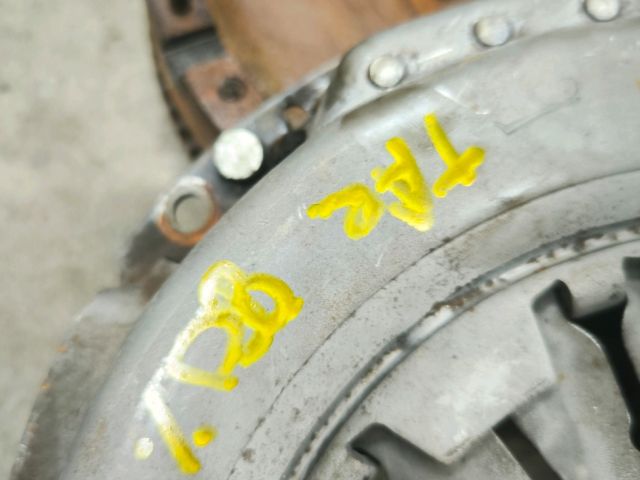 bontott FORD TRANSIT Kuplung Szett Lendkerékkel