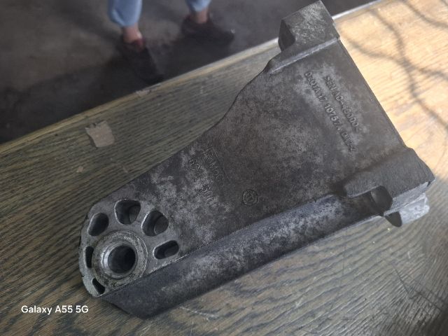 bontott FORD TRANSIT Motor Tartó Bak (Fém)