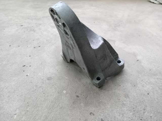 bontott FORD TRANSIT Motor Tartó Bak (Fém)